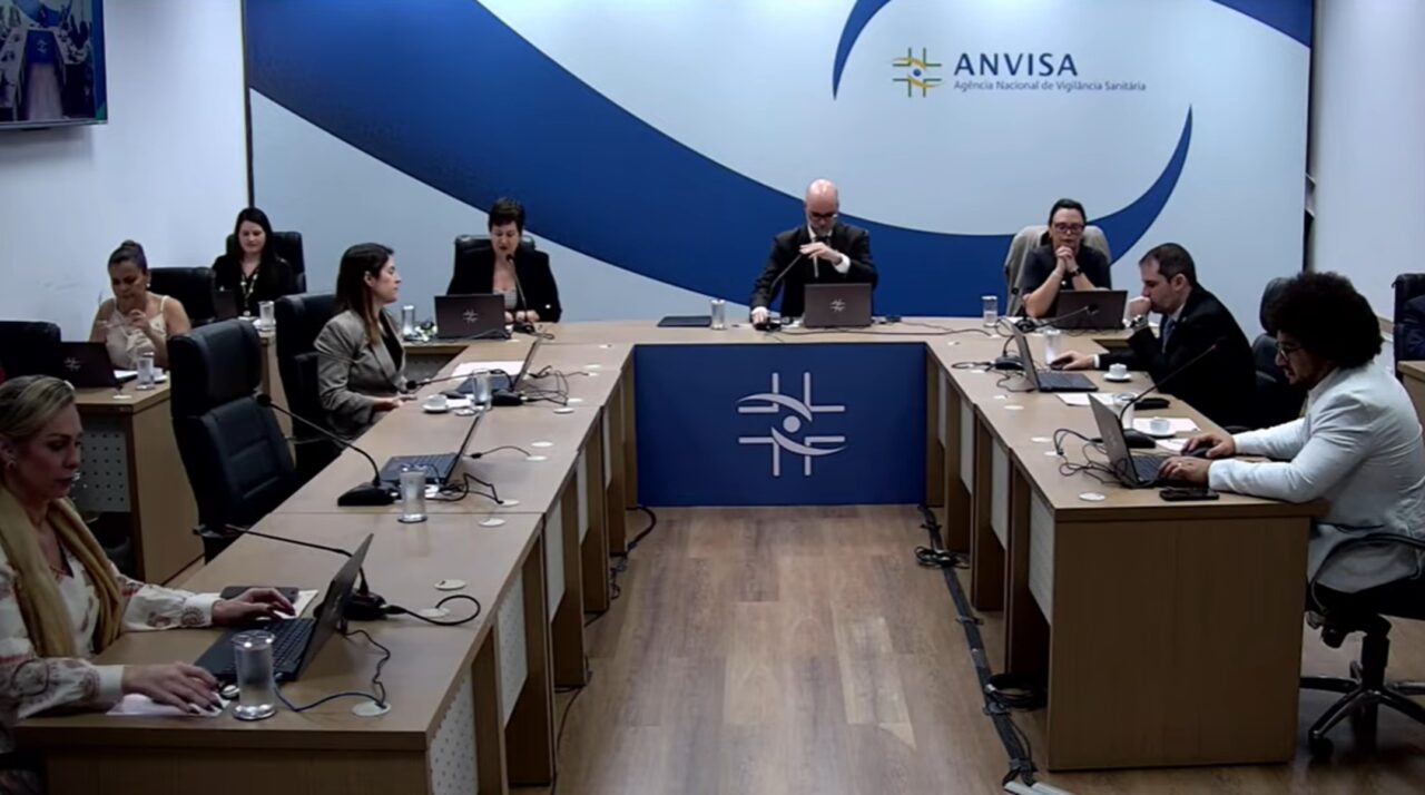 Anvisa libera remédio sem hormônio para calores da menopausa
