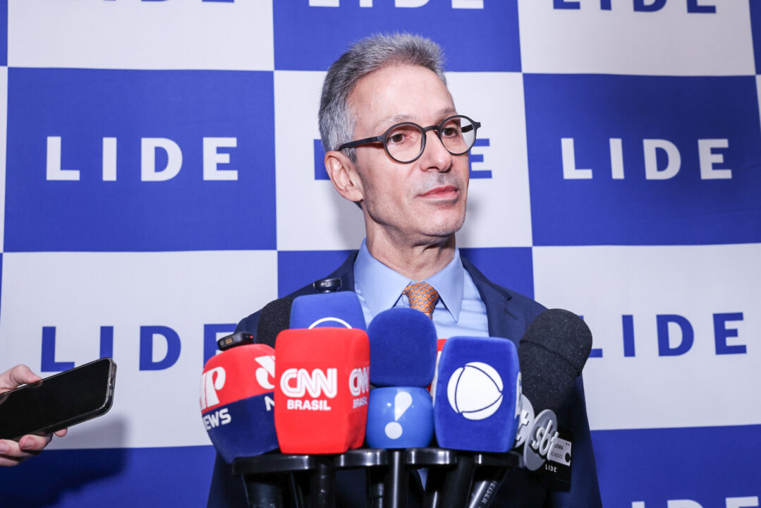 Zema diz que manterá candidatura e quer vice “ficha limpa” em 2026