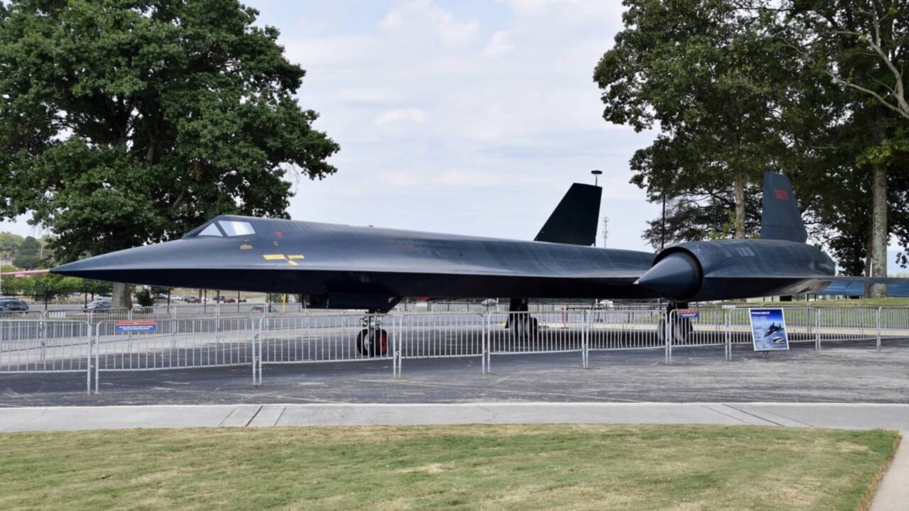O avião que voava a mais de Mach 3 e escapava de ameaças simplesmente acelerando para longe delas
