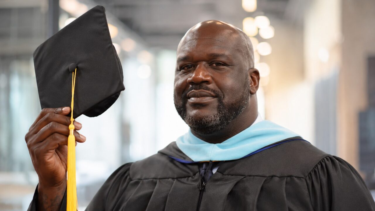 Shaquille O’Neal, ex-atro da NBA, sobre seu 4º diploma aos 54 anos: “nunca parar de aprender”