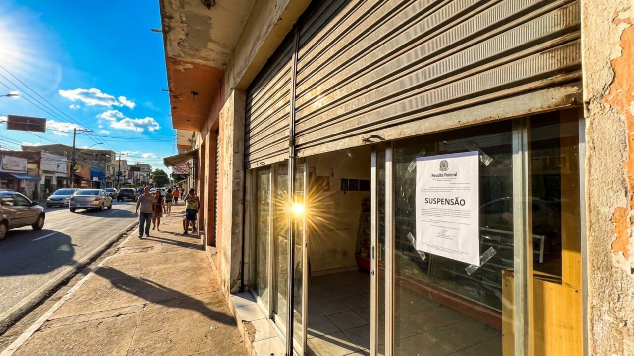 Receita Federal inicia suspensão de 2,6 milhões de CNPJs e MEIs estão entre os mais afetados; veja como consultar e evitar bloqueios