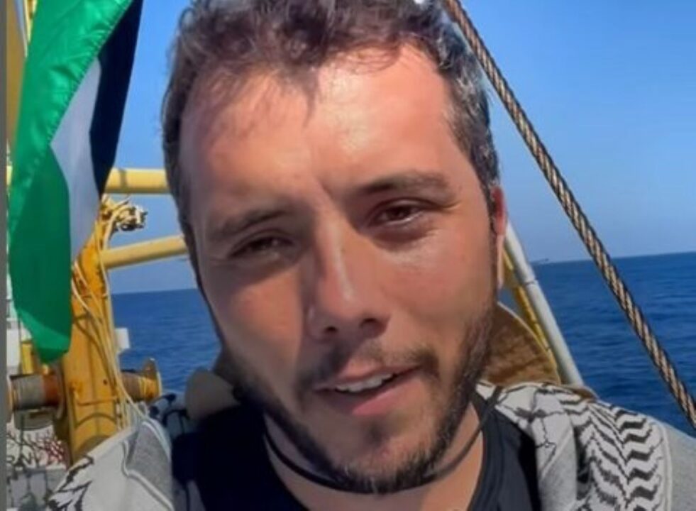 Israel prende ativista Thiago Ávila