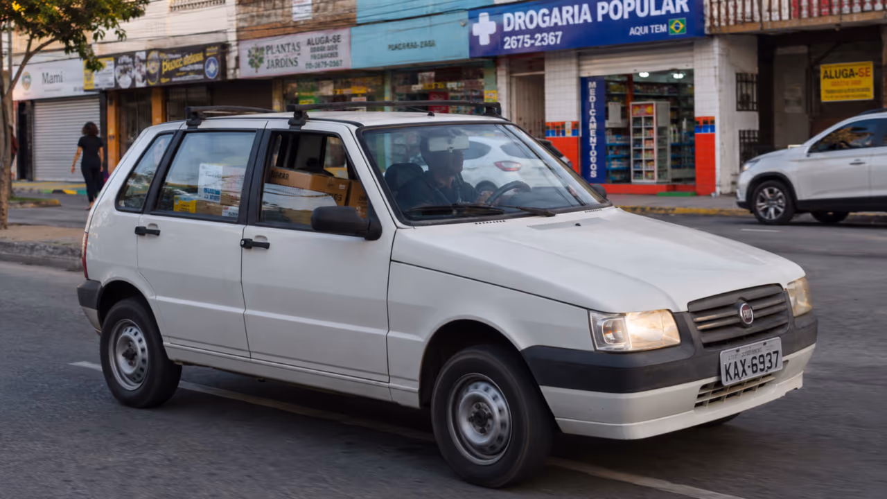 Abaixo de R$ 40 mil nos usados e com consumo de até 14 km por litro de combustível, o modelo da Fiat virou ferramenta de economia real