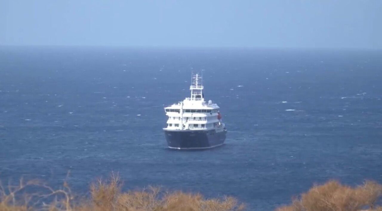Navio com mortos por hantavírus é impedido de atracar