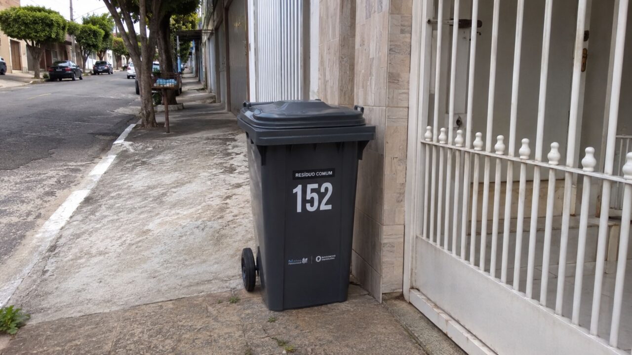 Vizinho usando sua lixeira? O que você pode fazer sem arrumar confusão