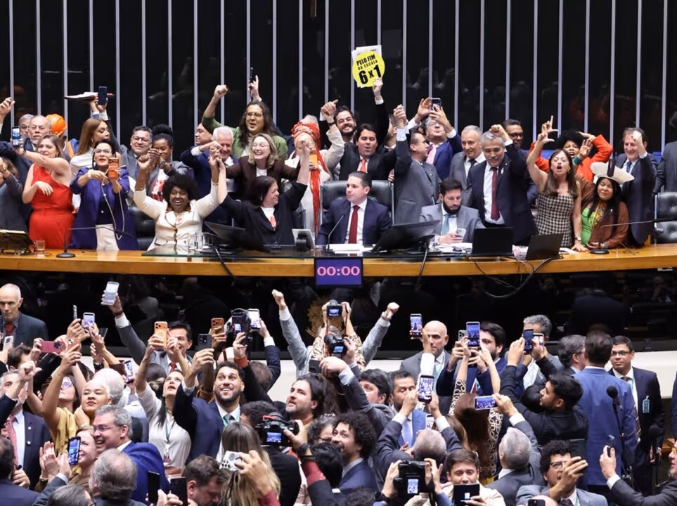 Relatório aponta R$ 1,3 bi em emendas da Câmara com autoria ocultada