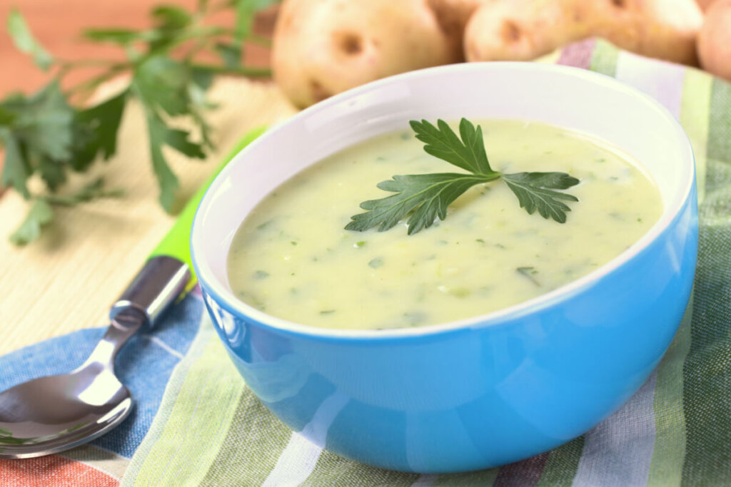 Caldo verde: 4 receitas práticas e deliciosas para os dias frios 