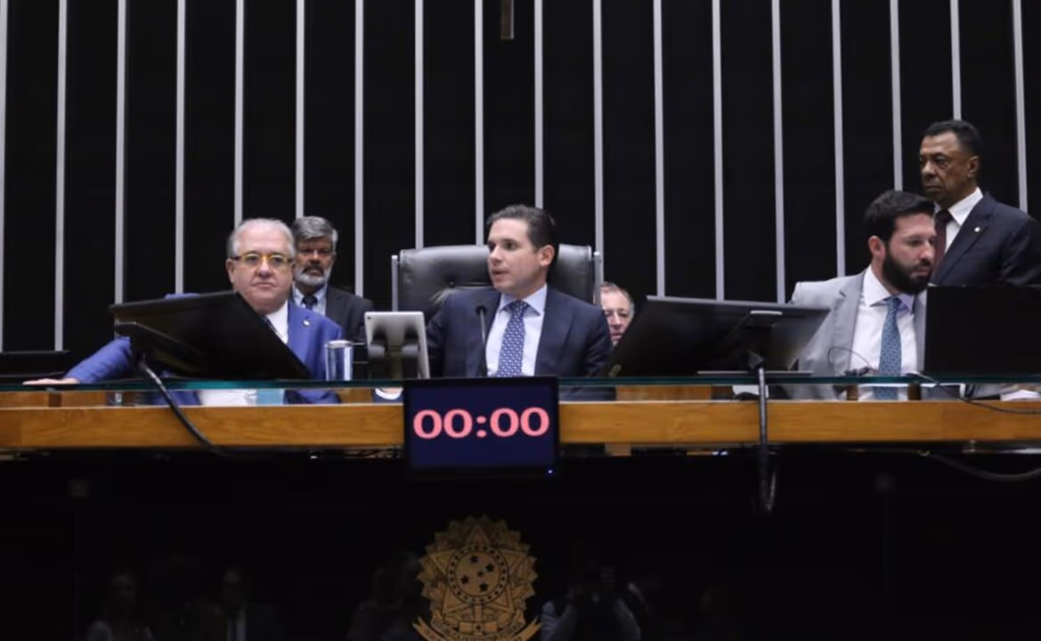 PEC da anistia não vai avançar na Câmara, avaliam líderes