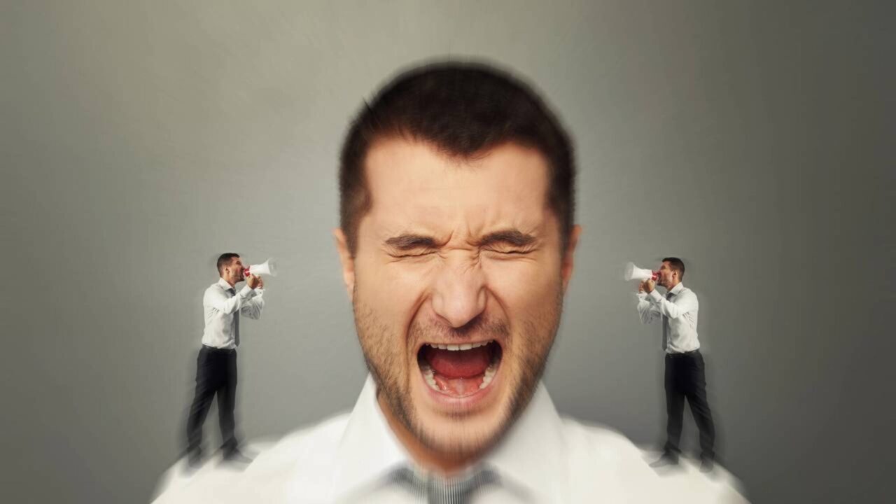 A frase de 6 palavras que pessoas equilibradas usam para transformar uma crítica dura em conversa honesta antes que vire ressentimento