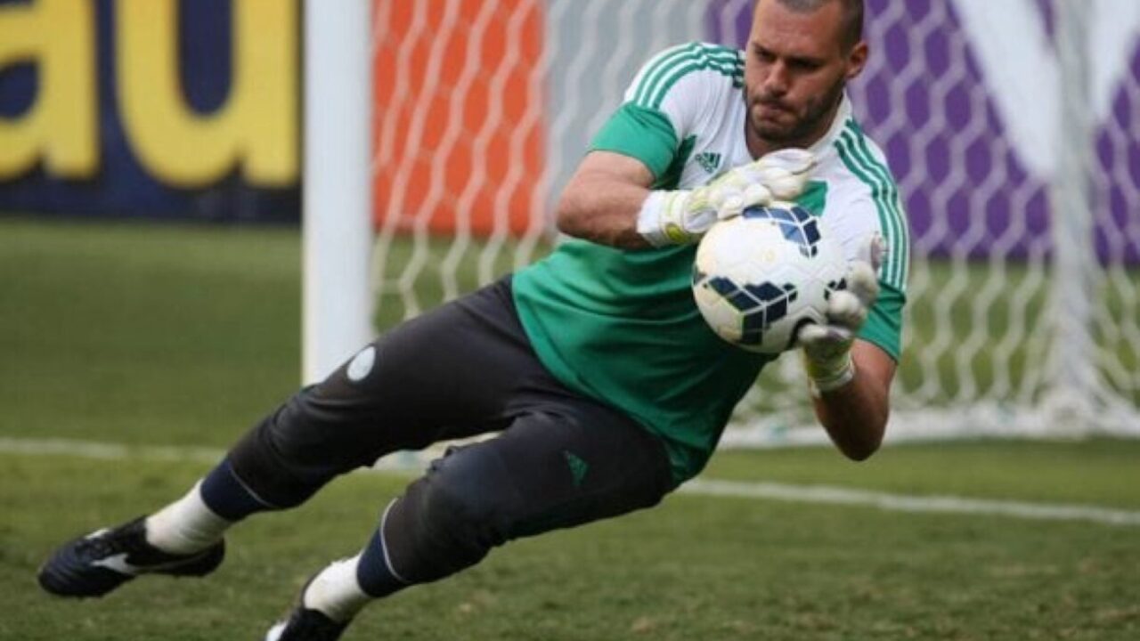 Ex-goleiro do Palmeiras procura emprego no LinkedIn