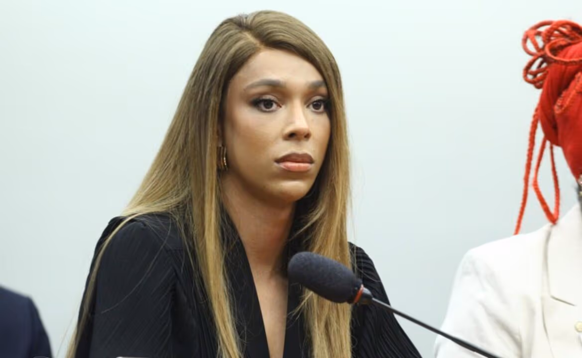 O populismo de Erika Hilton com a PEC do 6×1