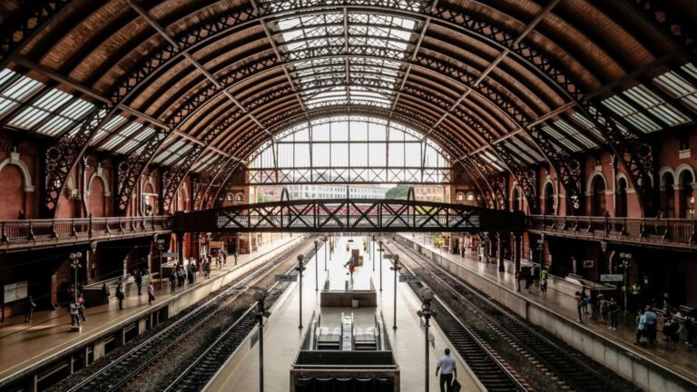 Atendimento psicológico gratuito na Estação da Luz nesta quinta