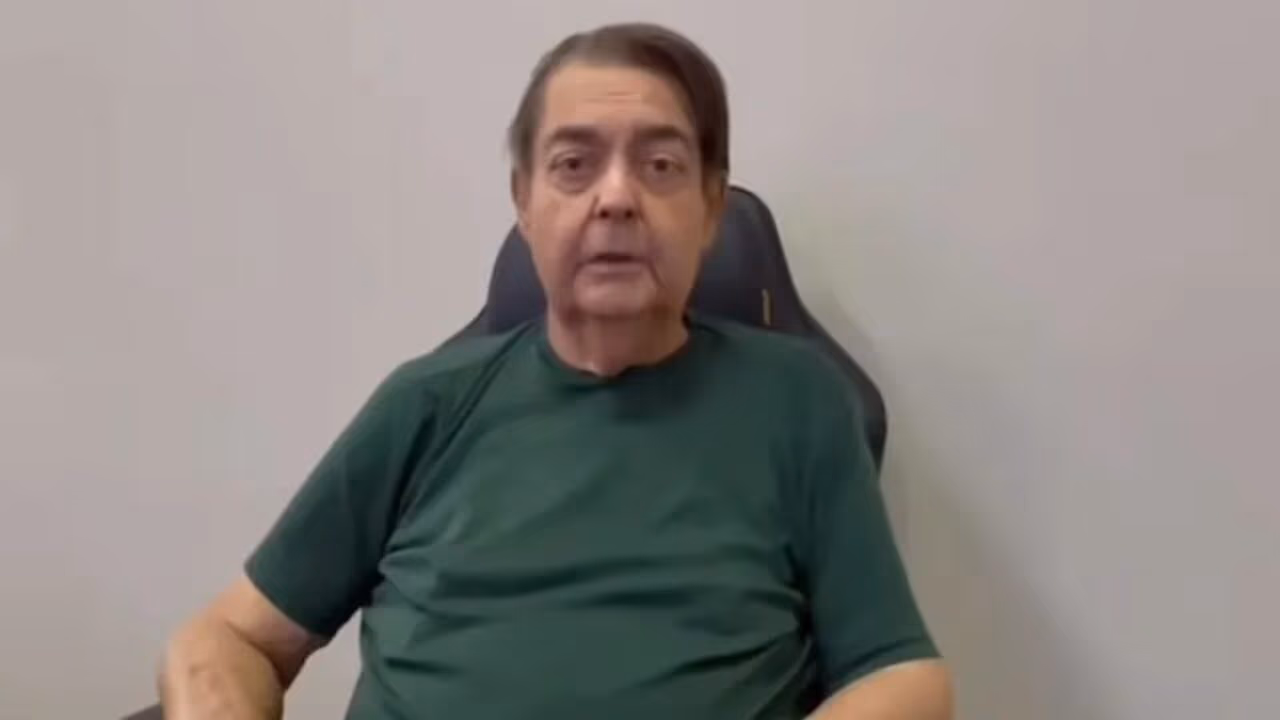 Faustão é internado para remover sonda gástrica