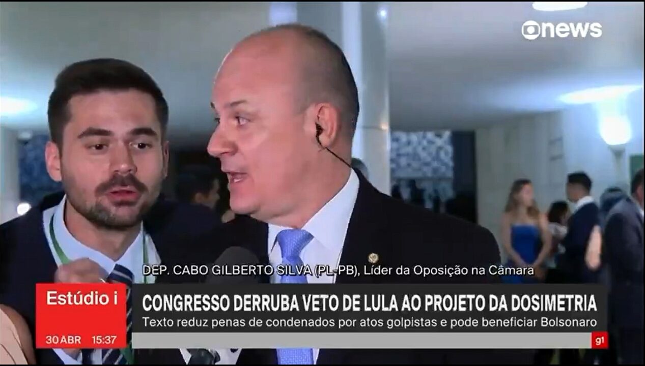 Assessor de Janones que invadiu link ganhava cerca de R$ 8 mil da Câmara