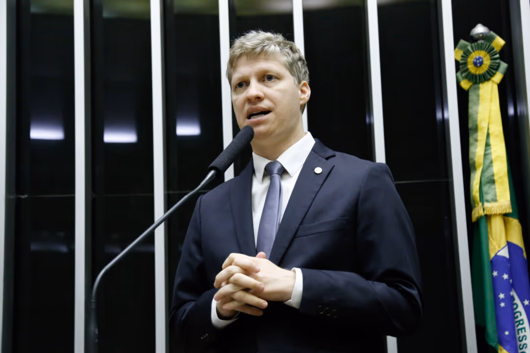 Van Hattem diz que Alcolumbre vai acelerar PEC do “horário flexível” no Senado