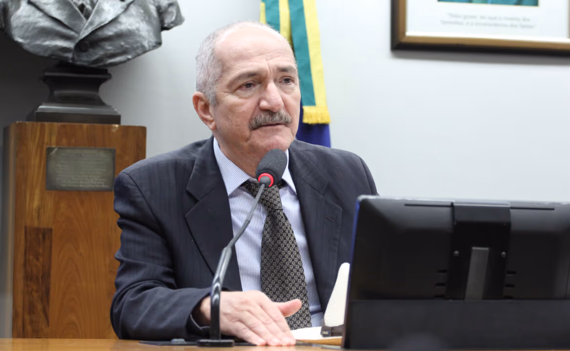 Aldo desafia cúpula do DC após processo de expulsão