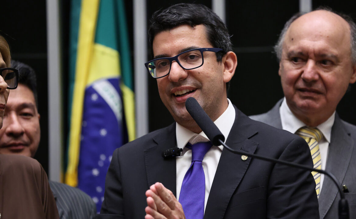 Deputado do PSDB é alvo de operação da PF no RJ