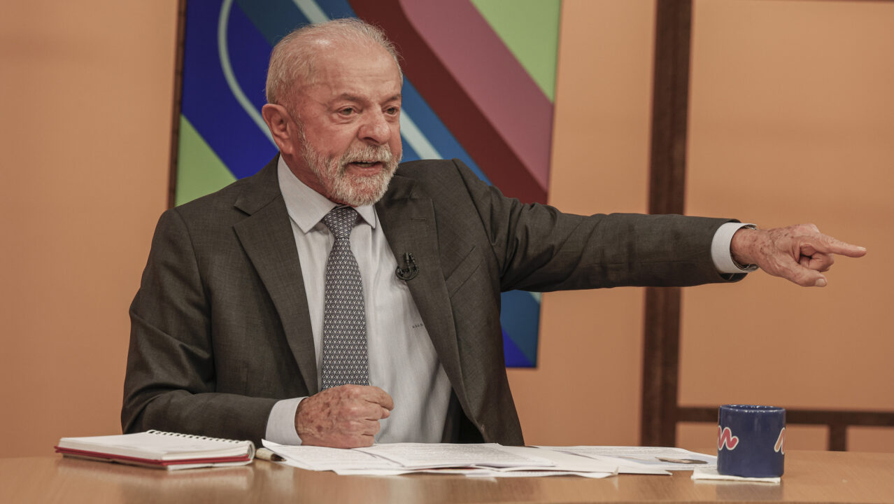 Lula vende terreno na Lua para o trabalhador