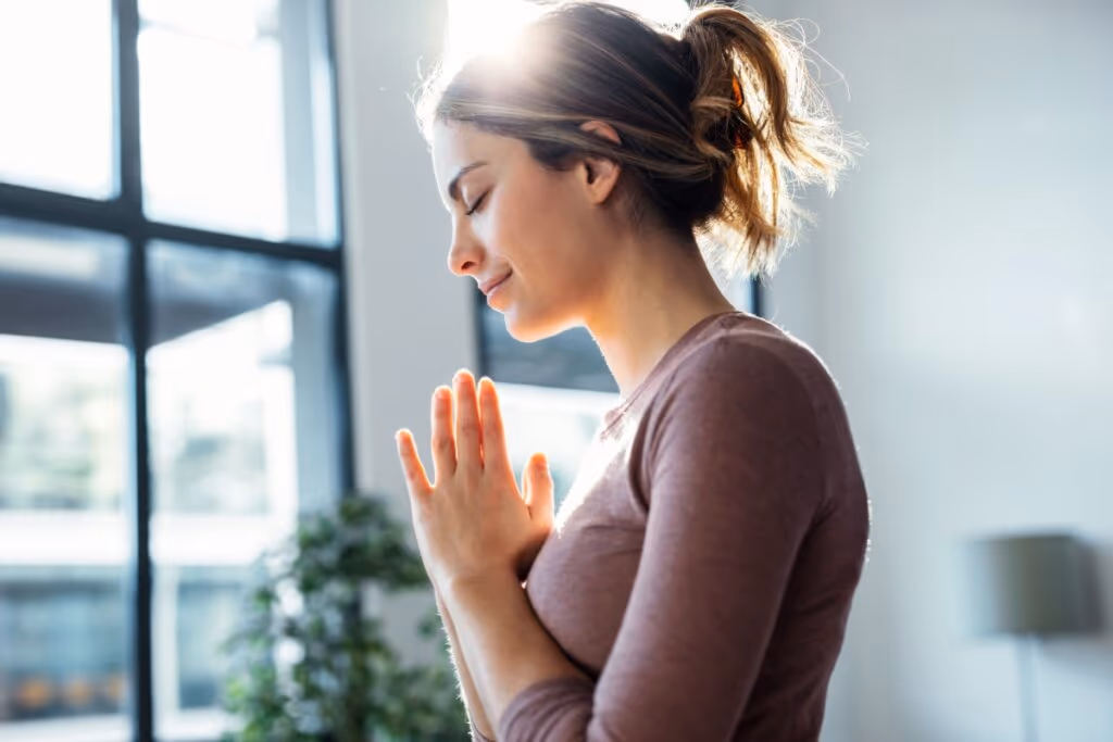 Proteção espiritual: 5 orações para guiar e proteger sua semana