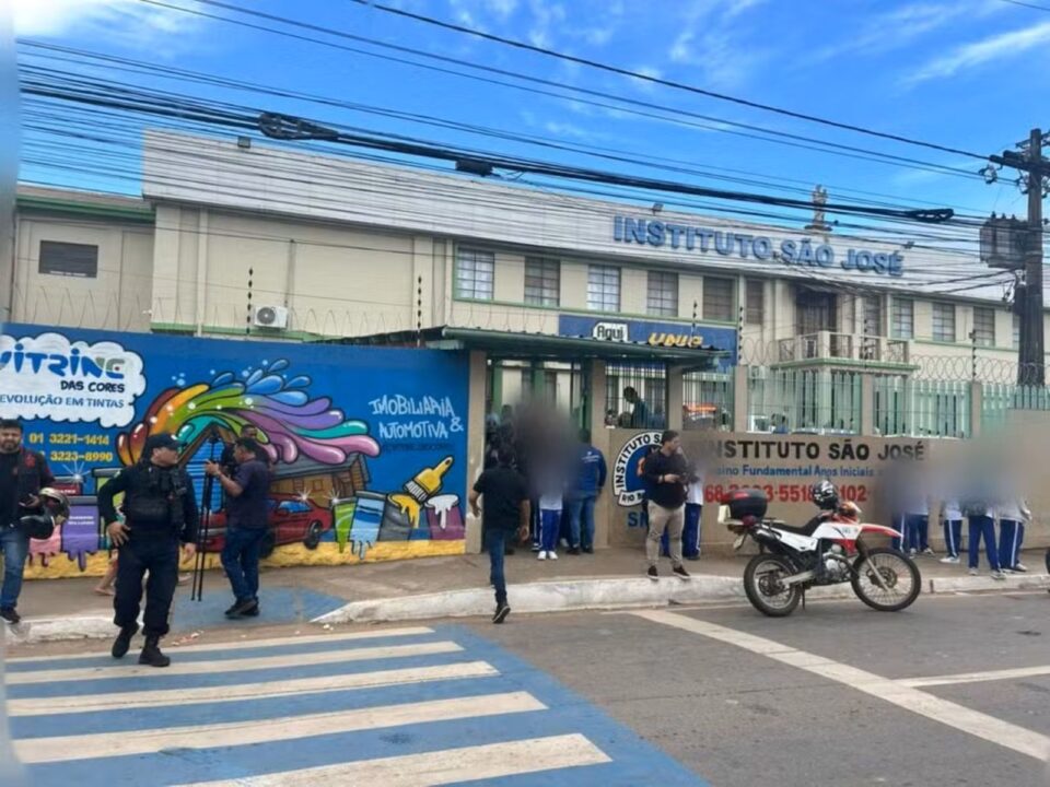 Adolescente abre fogo em escola no Acre e mata duas funcionárias