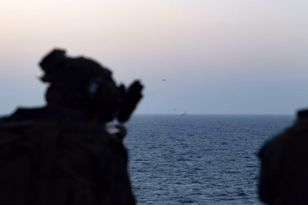 Exército dos EUA nega que navio americano tenha sido atingido