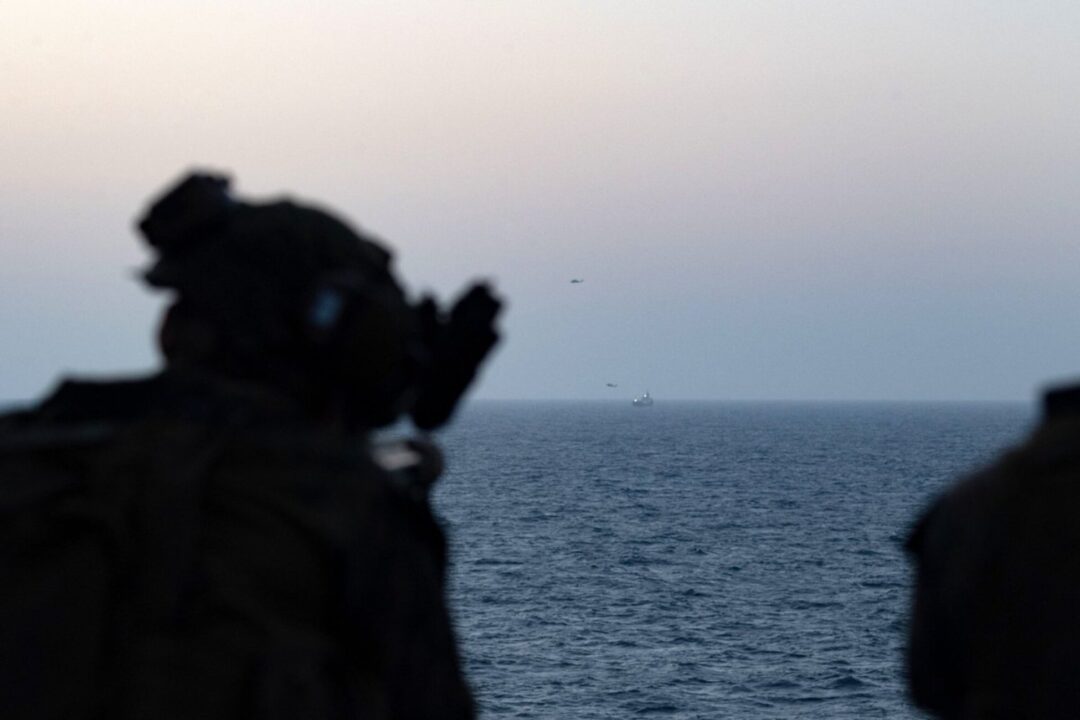 Exército dos EUA nega que navio americano tenha sido atingido