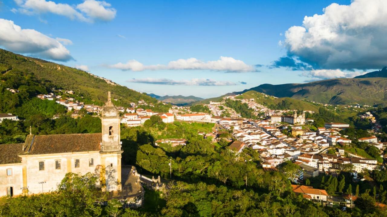 A cidade com 13 igrejas revestidas de ouro que foi o primeiro lugar do Brasil reconhecido internacionalmente