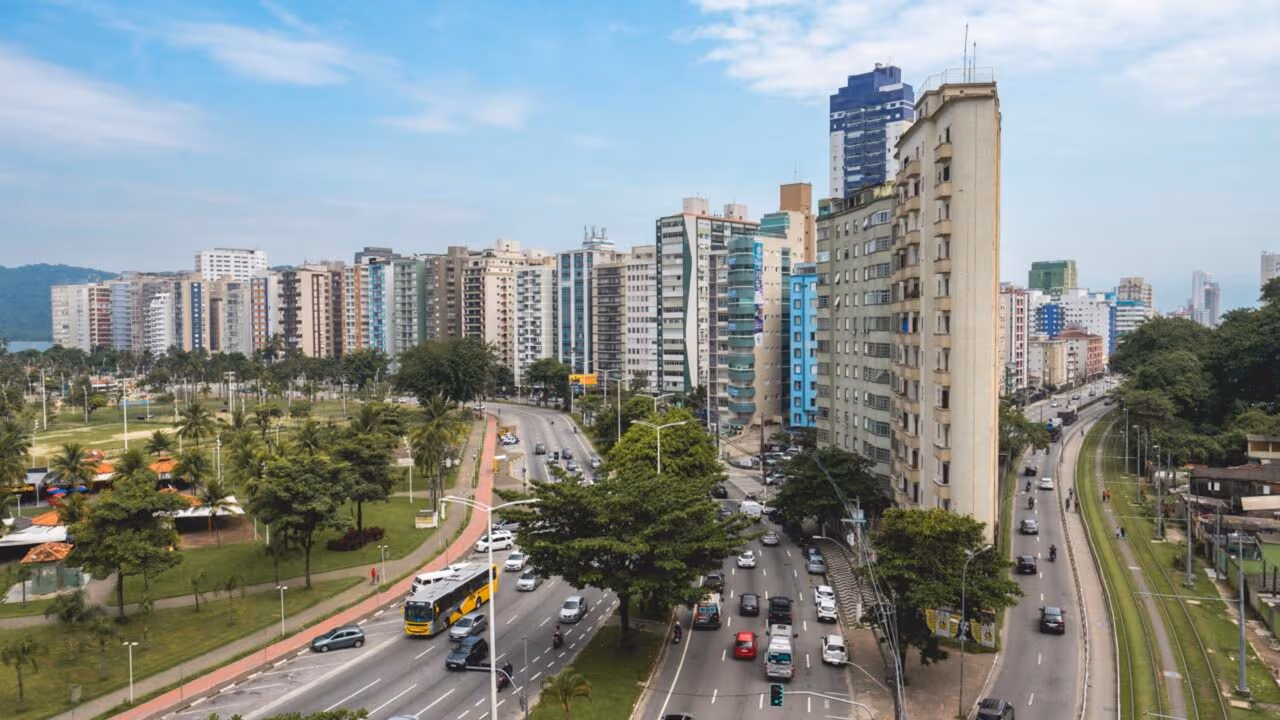 Com quase 500 anos de história, a primeira cidade do Brasil foi fundada em 1532 e hoje impressiona com qualidade de vida exemplar