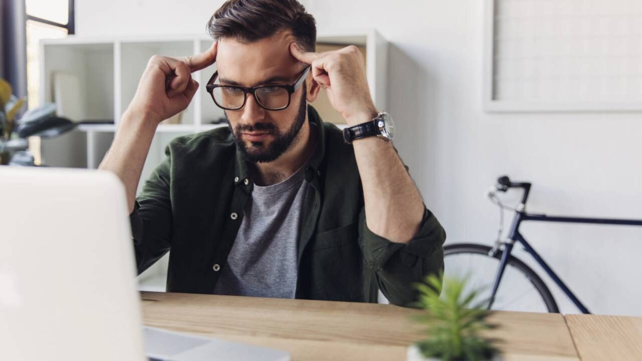Por que falar sozinho é um sinal de sucesso, segundo a psicologia