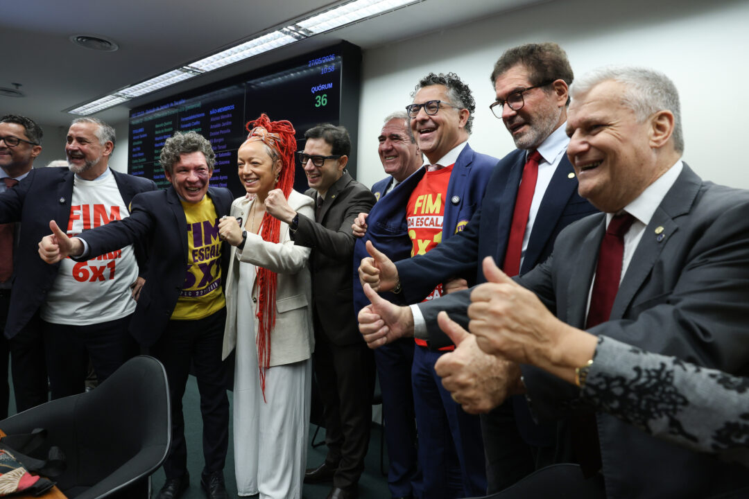 Crusoé: O populismo da PEC 6×1