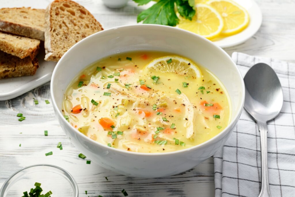 Sopa detox: 10 receitas saudáveis e deliciosas para os dias frios