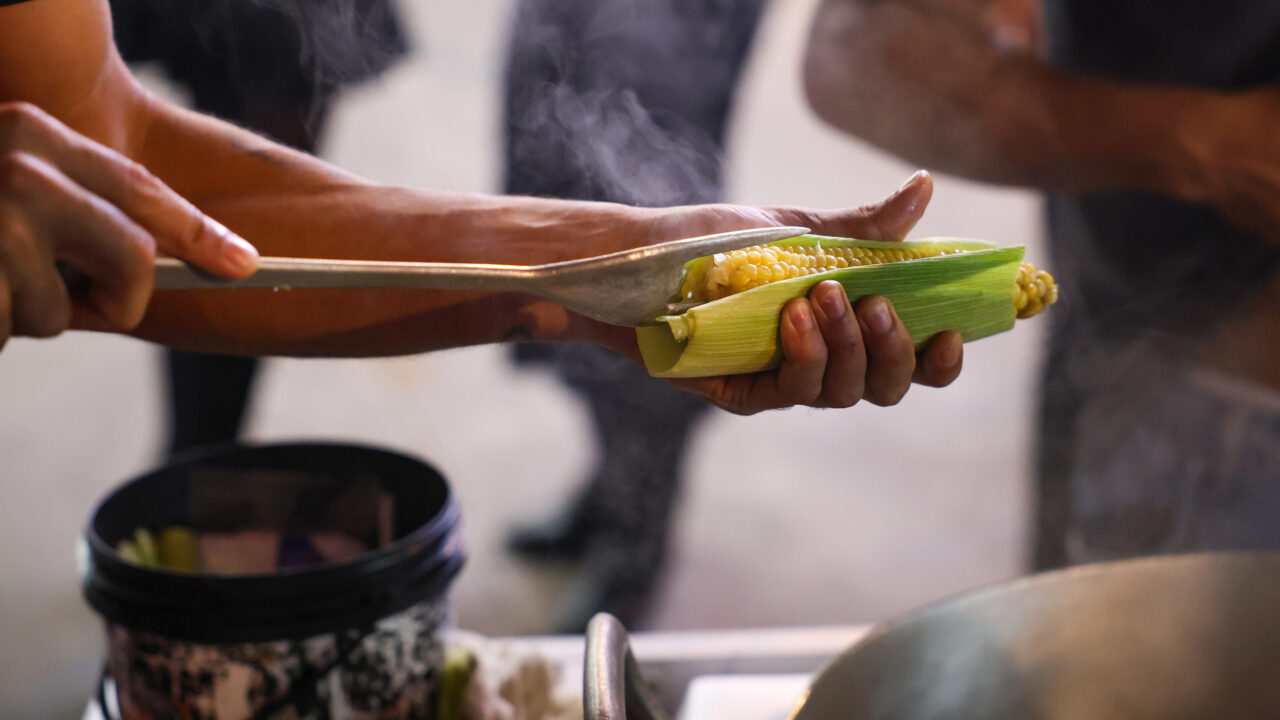 Mudança no milho encareceu o almoço dos brasileiros