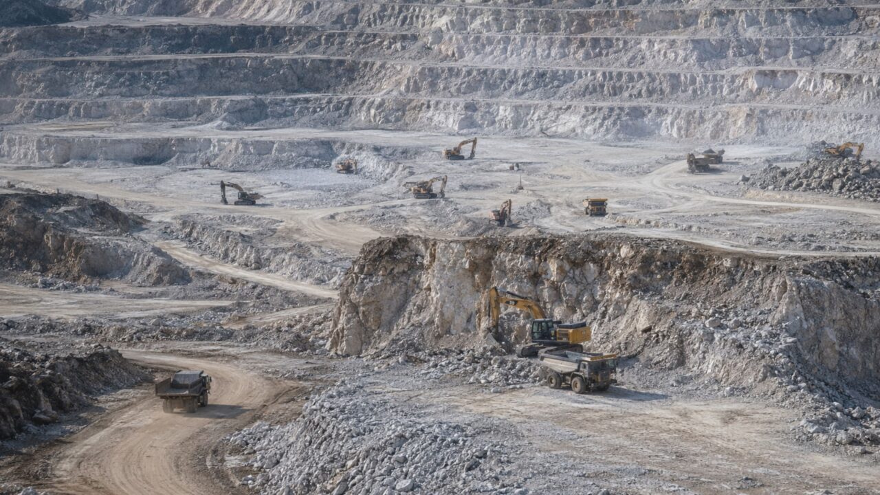A China encontrou cerca de 540 milhões de toneladas de minério de lítio e mexeu no tabuleiro das baterias elétricas