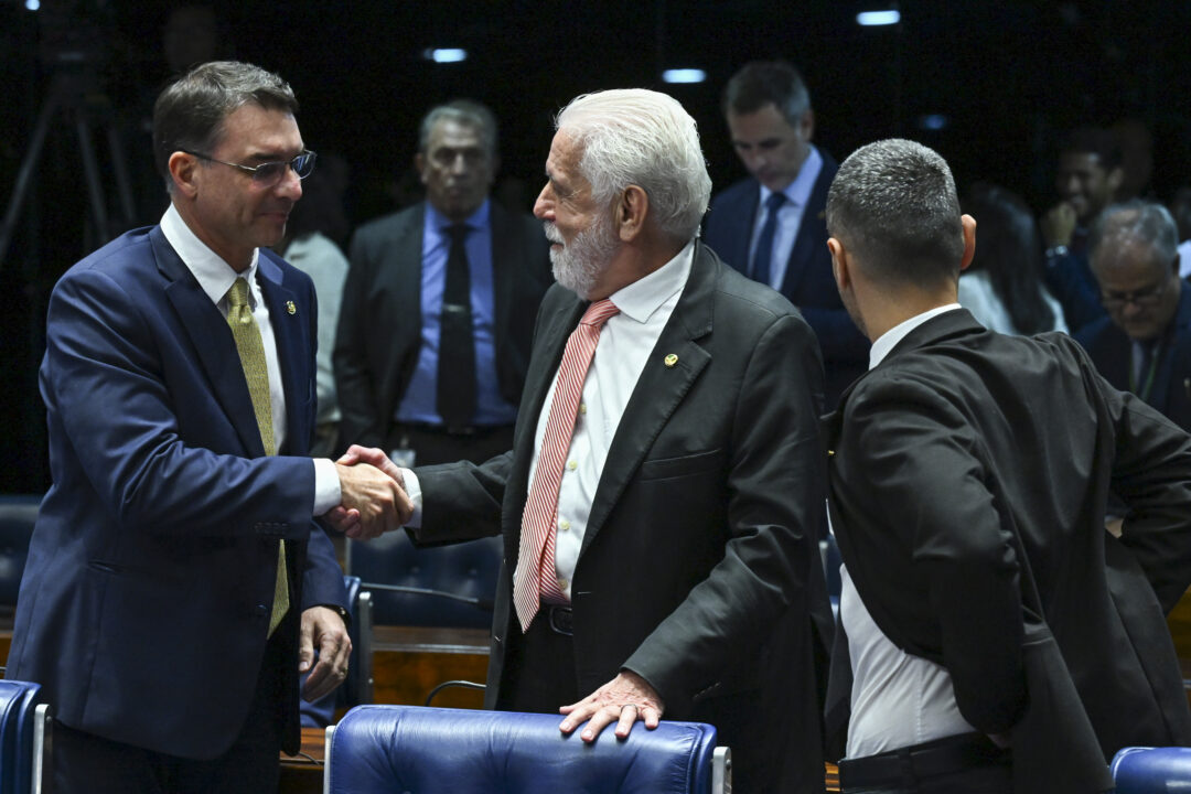 “Não tem como esconder”, diz Flávio sobre envolvimento do PT com Master