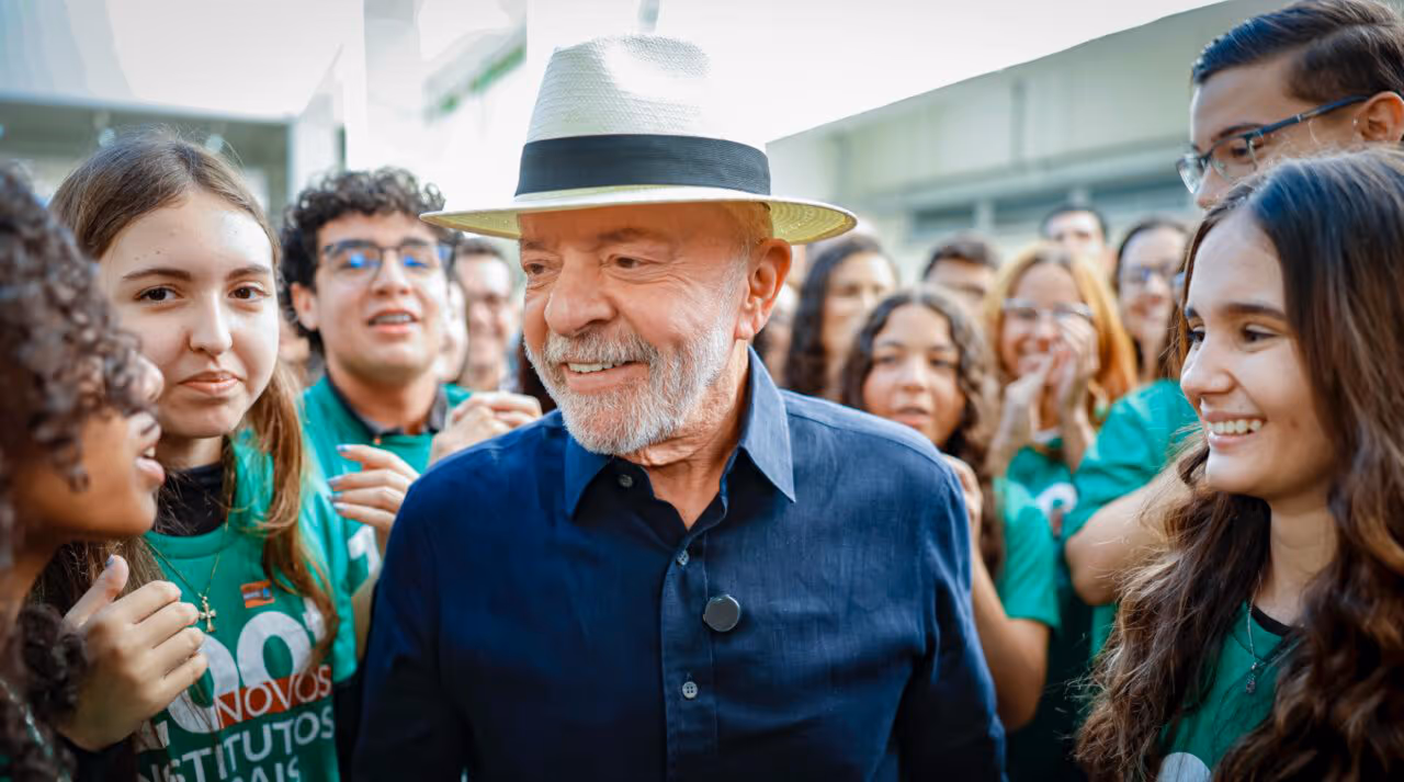 Crusoé: Filhos de Bolsonaro são “piores” do que o pai, diz Lula