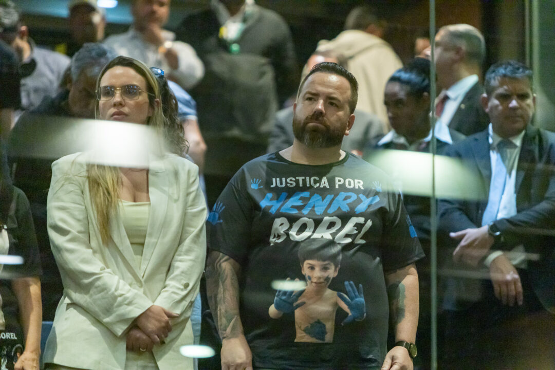 Advogada deixa defesa de Monique Medeiros após divergência sobre estratégia jurídica