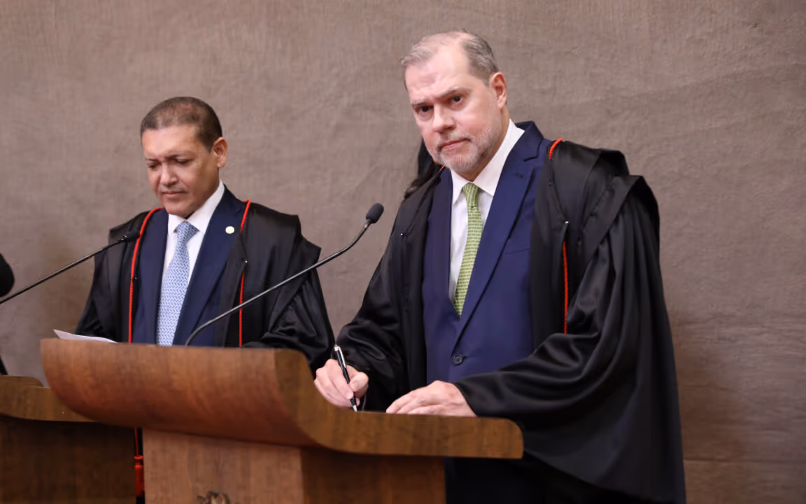 Toffoli não resiste a tutelar o eleitor