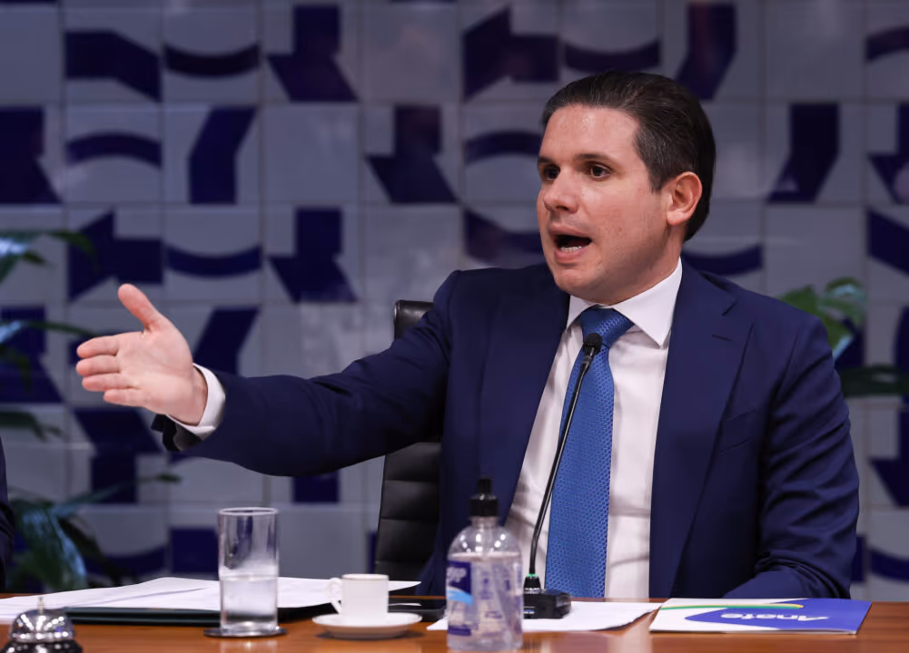 Hugo Motta instala comissão para analisar redução da maioridade penal