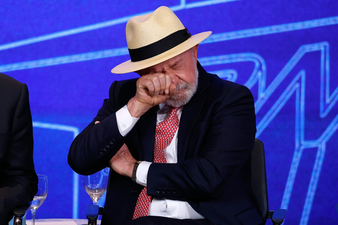 Lula oferece ajuda à Venezuela após terremoto