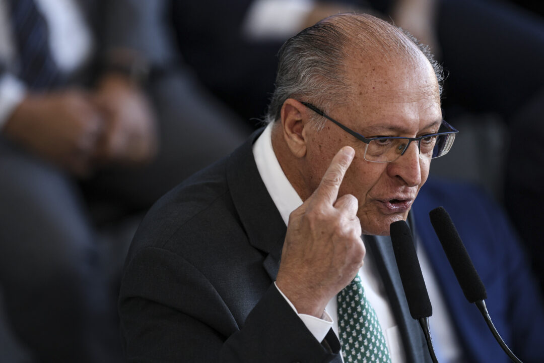 “Quem aposta contra o Brasil sai no prejuízo!”, diz Alckmin