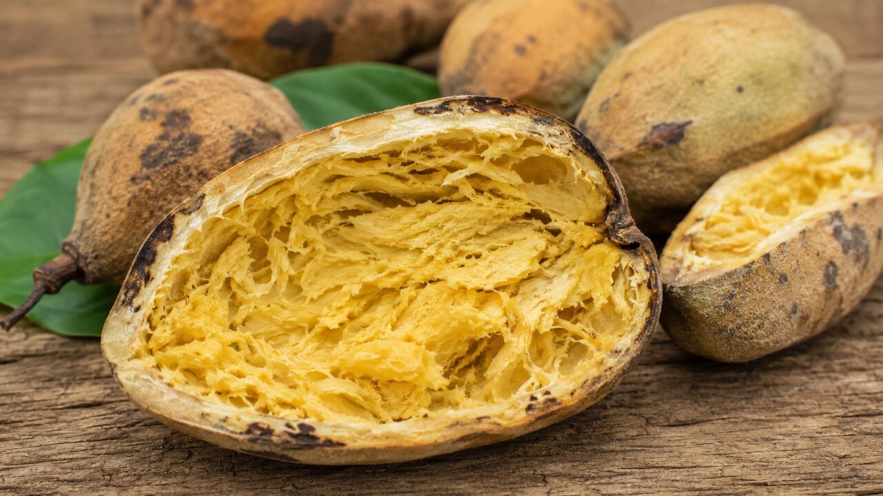 A textura e o sabor adocicado da mama-cadela fazem muita gente lembrar chiclete de frutas