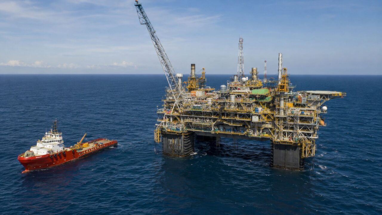 Reservas de petróleo do Brasil poderiam saltar de 17 para 23,5 bilhões de barris com US$ 30 bilhões por ano até 2042