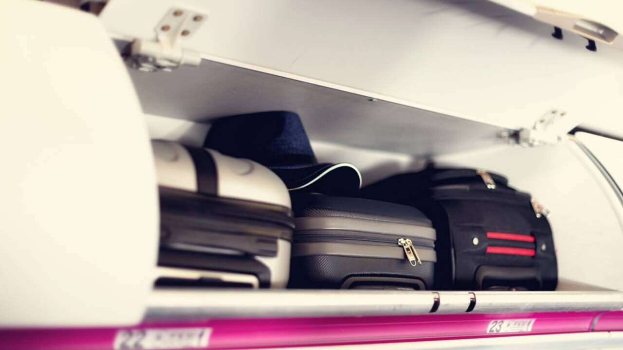 A UE não assegura o transporte gratuito bagagem de mão nos aviões, mas define regras sobre como isso deve ser incluído no preço