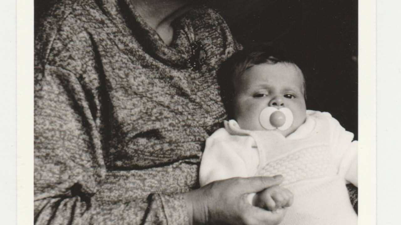 A psicologia revela que os anos 1960 e 70 produziram uma das gerações mais fortes emocionalmente de toda a história: “não por uma melhor educação, mas por negligência benigna que forçou as crianças a se autorregular”