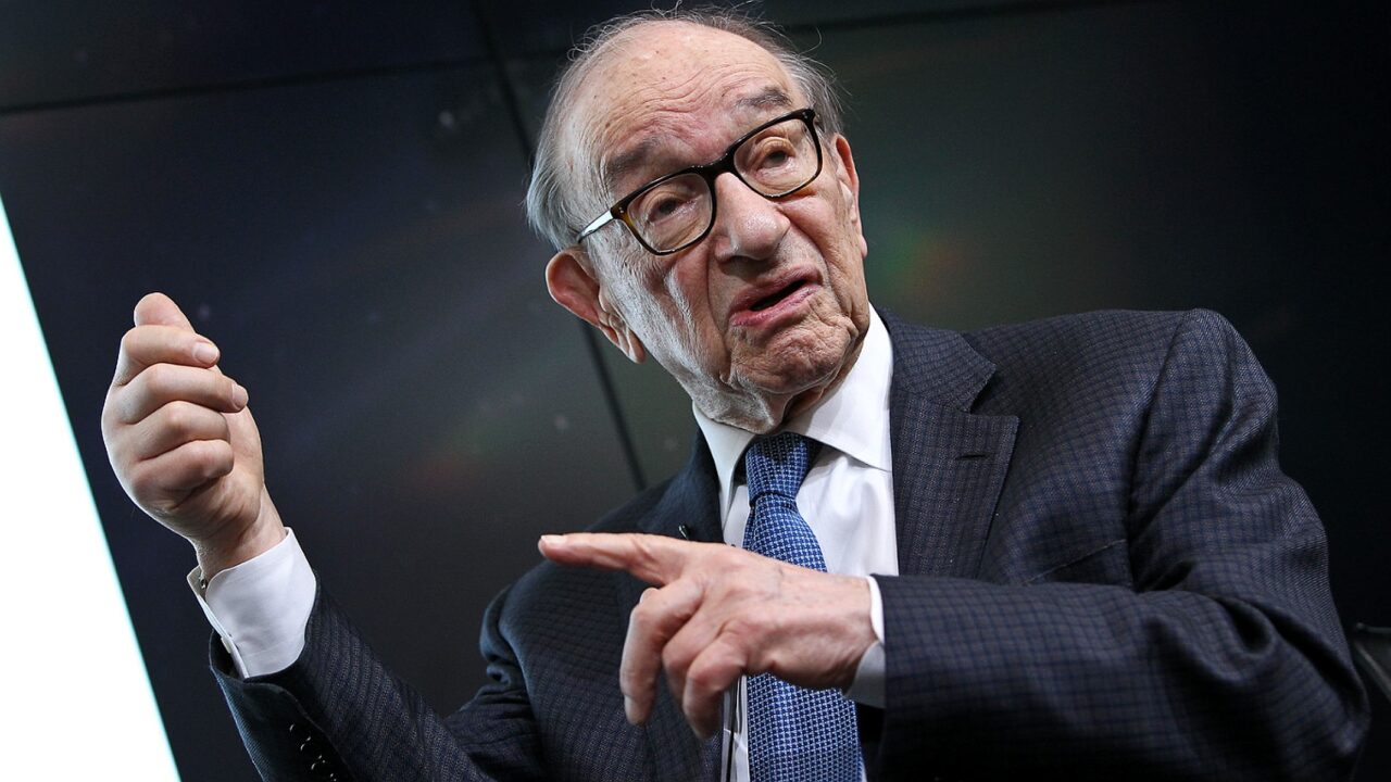Morre Alan Greenspan, que comandou o Fed por 18 anos