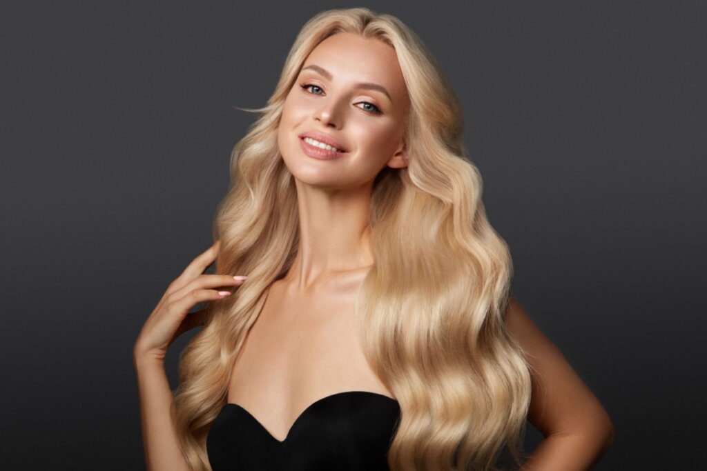 Batom vermelho, glow e ondas: por que Marilyn Monroe continua sendo referência de beleza