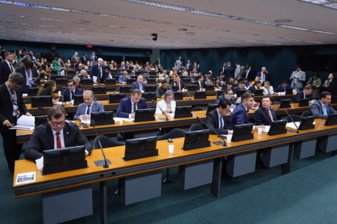 CCJ da Câmara marca data para votar redução da maioridade penal