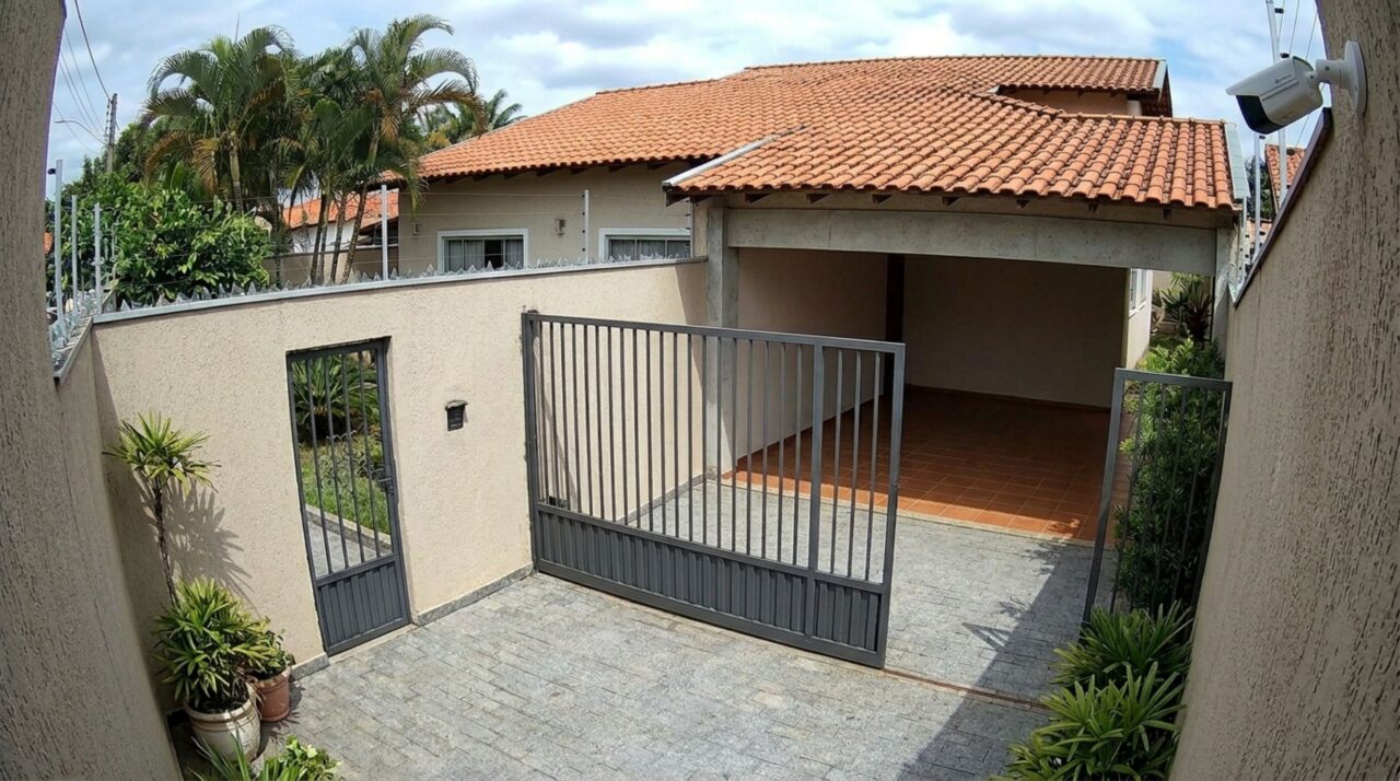 Quem instala câmera voltada para a casa do vizinho deveria conhecer a regra que o Código Civil considera obrigatória