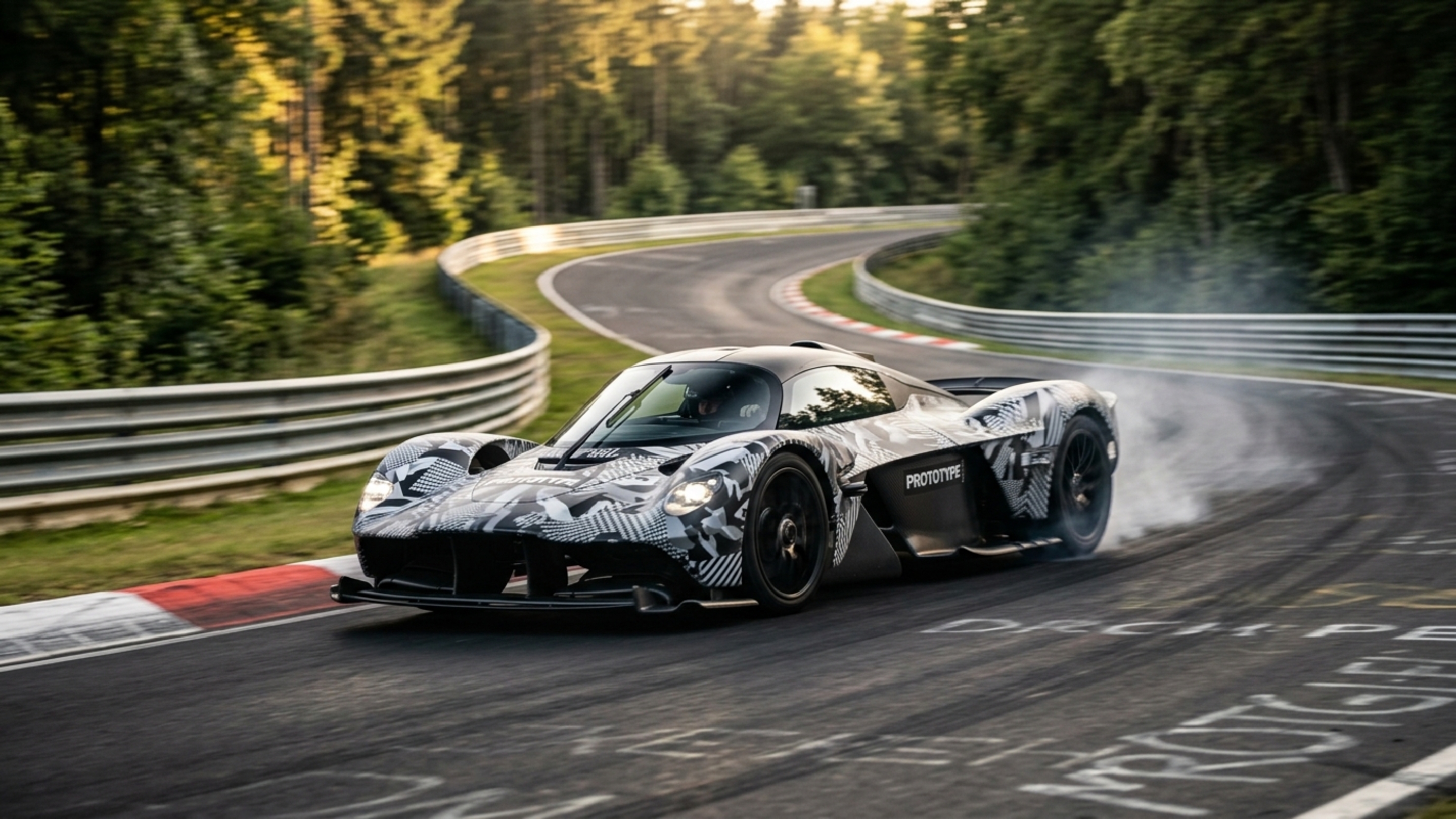 Quanto custa alugar o autódromo alemão de Nürburgring inteiro só para acelerar sem limites de velocidade?