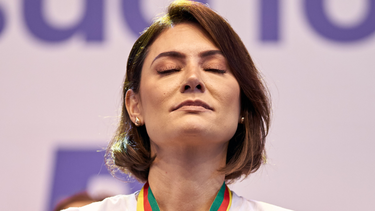 Michelle apenas age como uma Bolsonaro